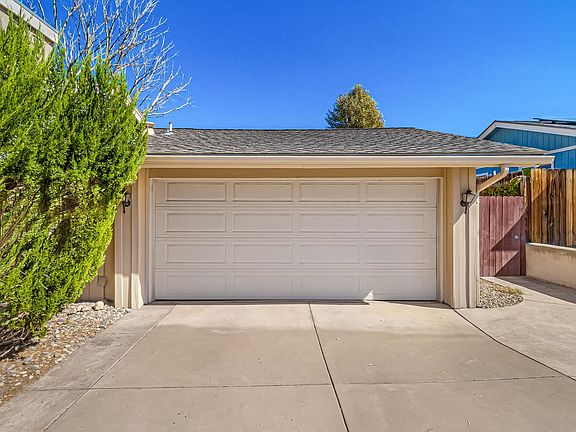 5th image of 2120 Sandalwood Ct