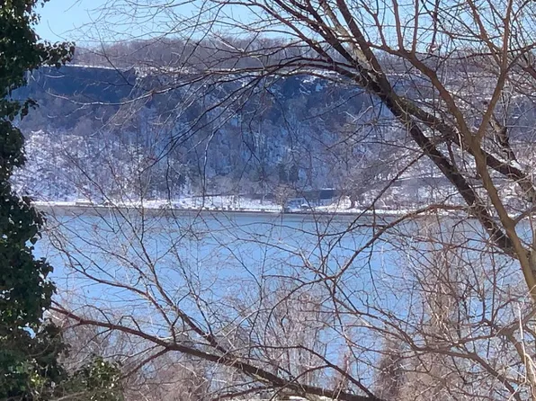 2465 Palisade Avenue image 17 of 27