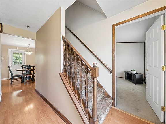 4th image of 952 Murphy Dr