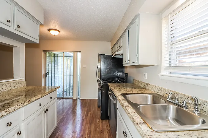 11750 Murr Way — Photo 8