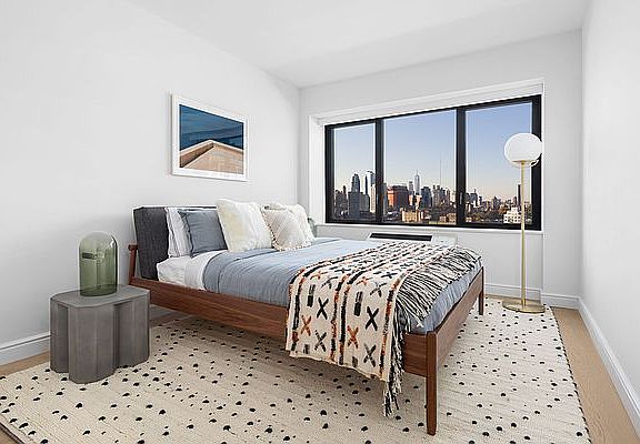 4th image of 475 Clermont Ave #1004