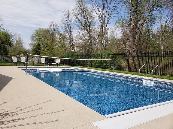 Sport pool with auto cover