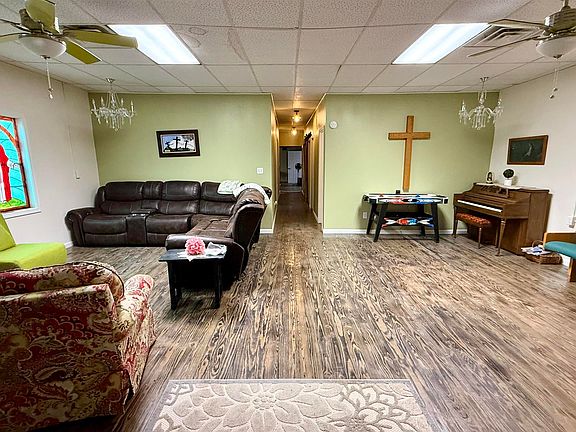 3rd image of 205 Church St