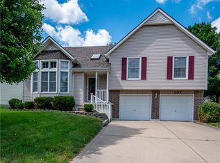 407 SE Franklin Ct, Blue Springs, MO 64014