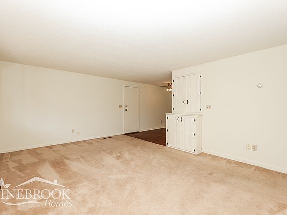 3rd image of 4786 Rexwood Dr