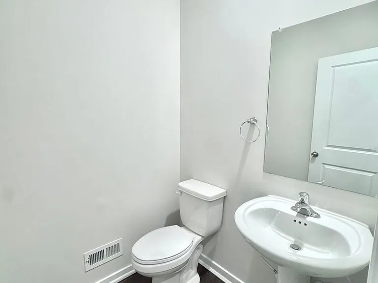 7512 Clayton Ave — Photo 3
