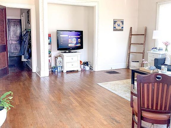 4th image of 421-423 Oldham Ave