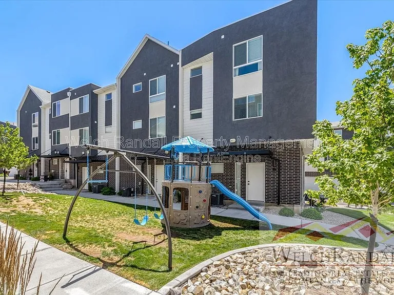 82 E Weekes Way — Photo 33