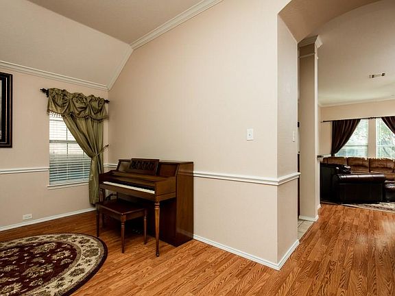 4th image of 15508 Adlong Dr