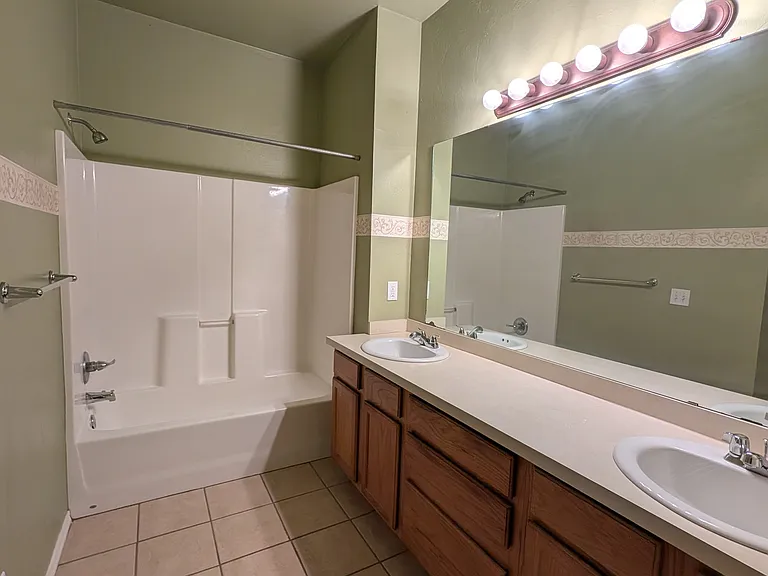 6920 Freedom Ave — Photo 7