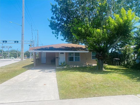 5th image of 4512 Greenwood Ave