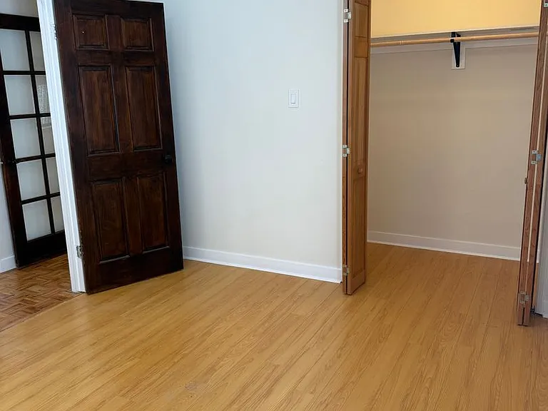 2523 S Bentley Ave — Photo 23
