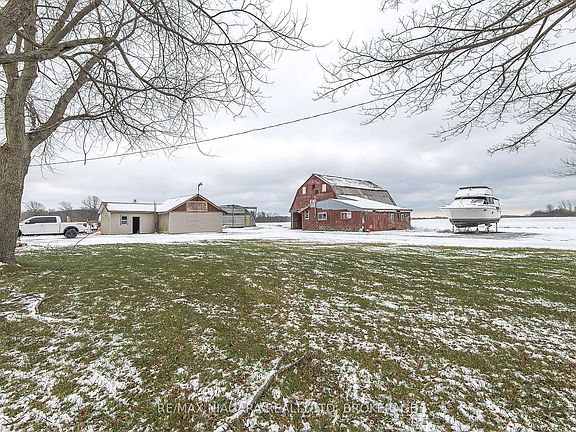 3rd image of 1937 Brookfield Rd