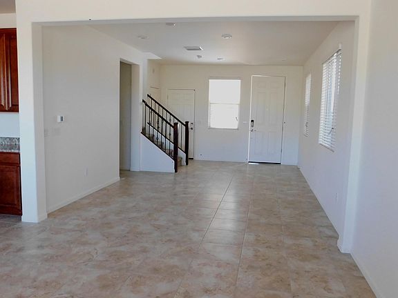 3rd image of 989 N Robb Hill Pl N