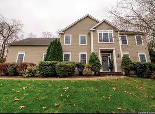 298 Guinevere Rdg, Cheshire, CT 06410