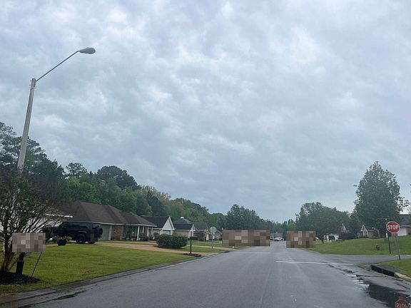 4th image of 423 Oak Lawn Dr