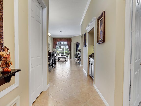 4th image of 9564 Taormina St