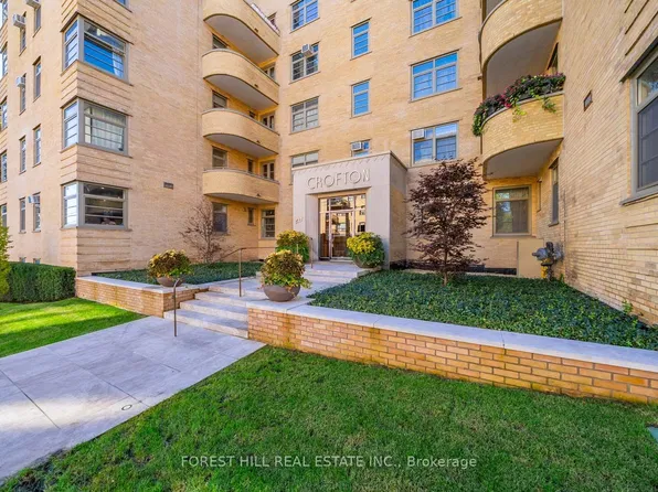 717 Eglinton Ave W #301, Toronto, ON M5N 1C9