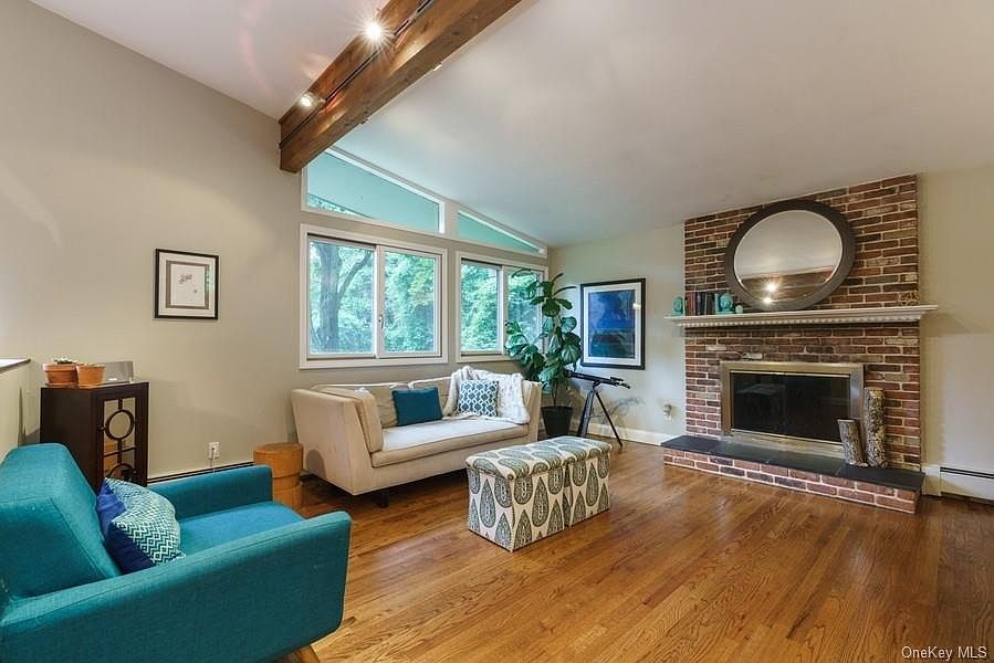 1st image of 12 Dailey Dr