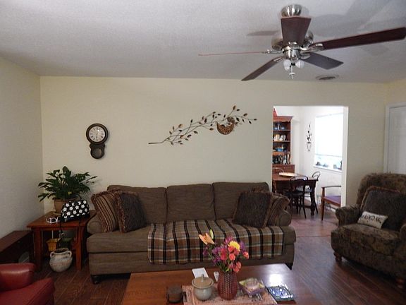 4th image of 2840 N Susan Carol Ln