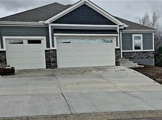 1800 NE Sparta Dr, Blue Springs, MO 64029