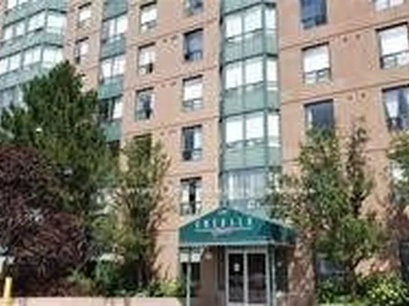 135 Hillcrest Ave, Mississauga, ON
