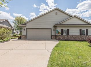 2705 Sandra Ln, Waukesha, WI 53188