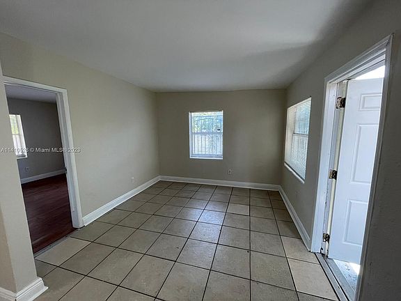 4th image of 644 NW 15th Ter #1