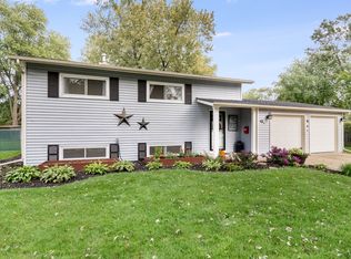 12 Crescent Ct, Montgomery, IL 60538