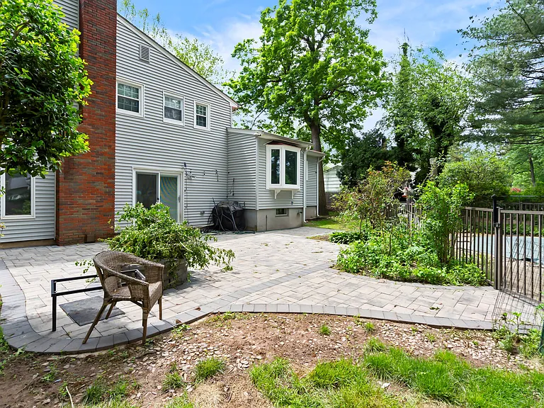 10 Woodruff Rd — Photo 3