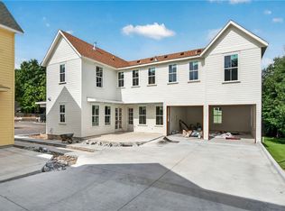 2754 E Black Walnut Cir, Fayetteville, AR 72701
