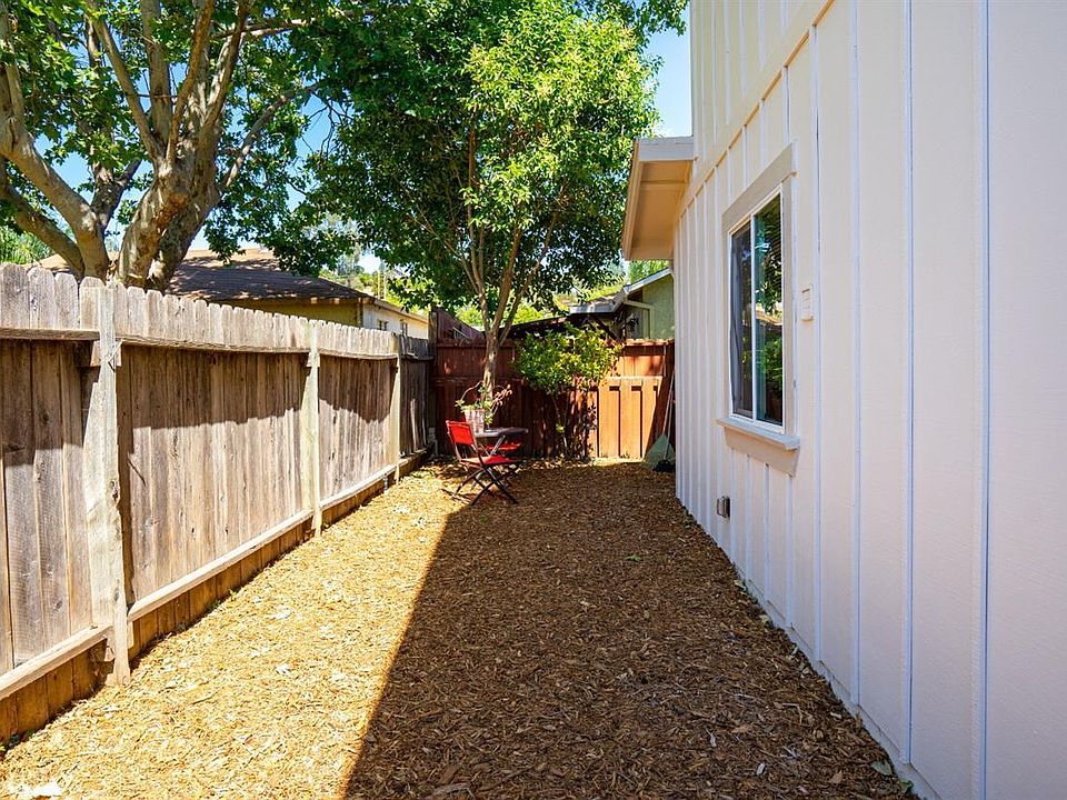 613 Badger St Healdsburg, CA Zillow