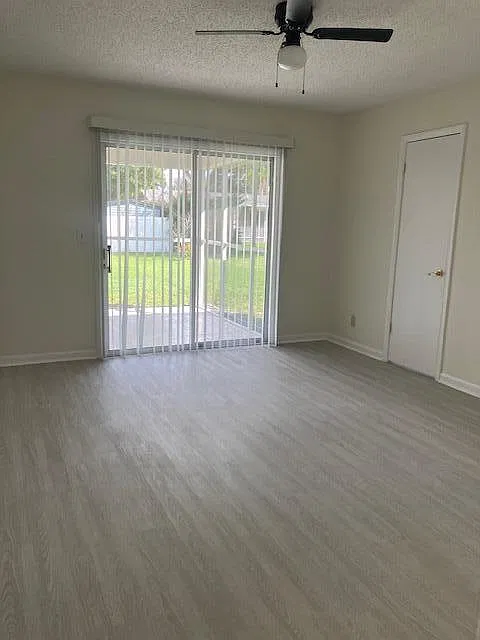 2 bed, 2.0 bath, 1056 sqft, $2,400 — Photo 3