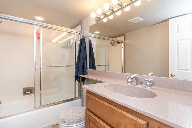 347 E La Vera Ln — Photo 13