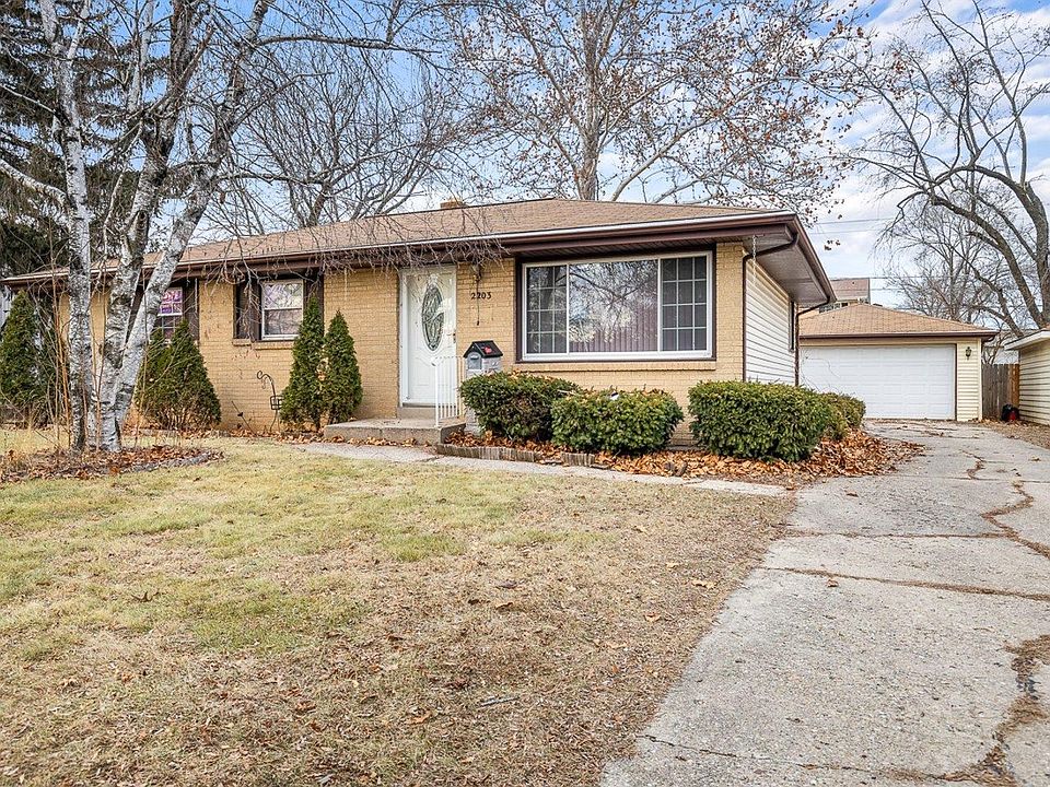 1st image of 2203 Shelley Dr