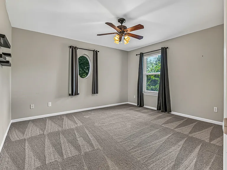 6326 Glasgow Dr — Photo 35