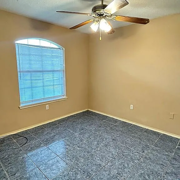 5111 Jovan Cir — Photo 9