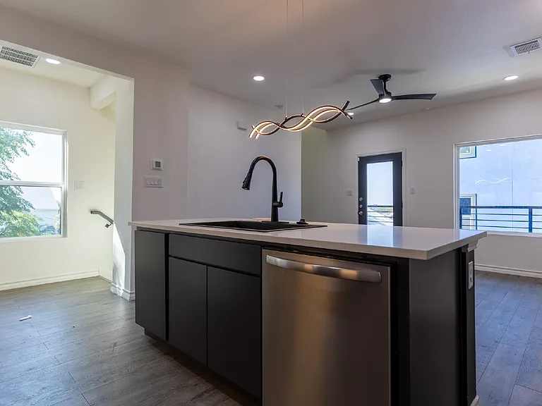 118 Shenandoah St #202 — Photo 13
