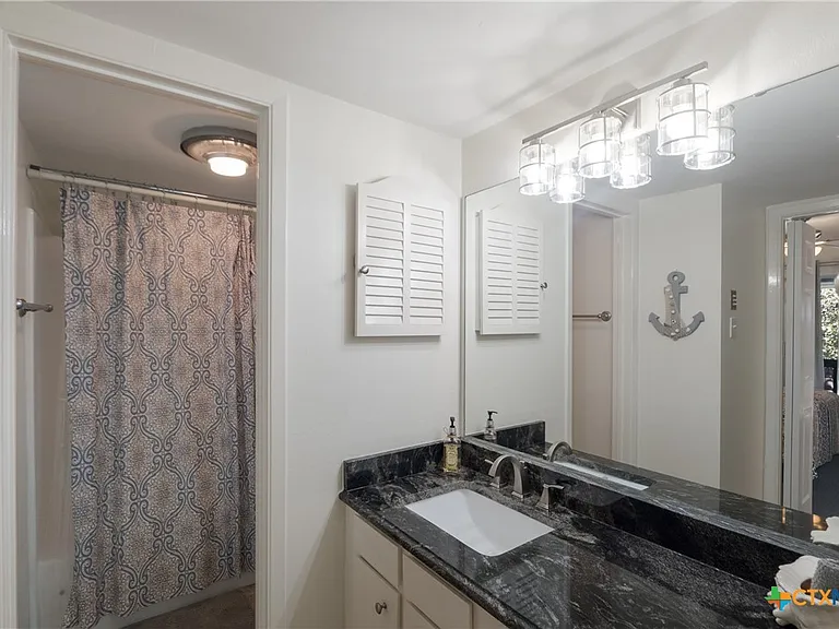 1135 Parkview Dr #C16 — Photo 16