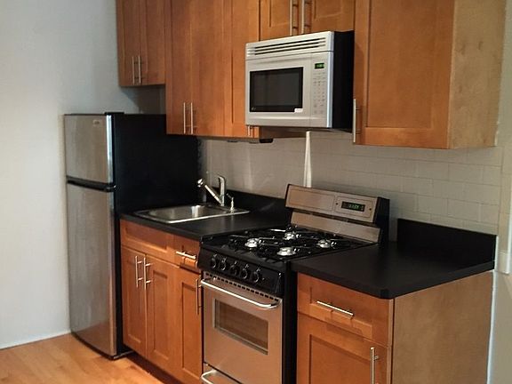 5th image of 339 W 44th St APT 3RW
