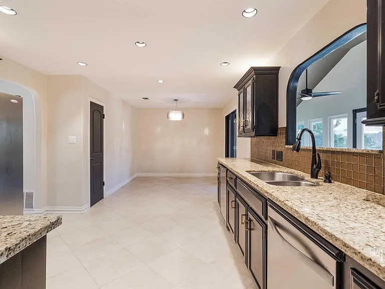 3215 Sesbania Dr — Photo 9