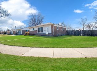 11808 McKinley Dr, Warren, MI
