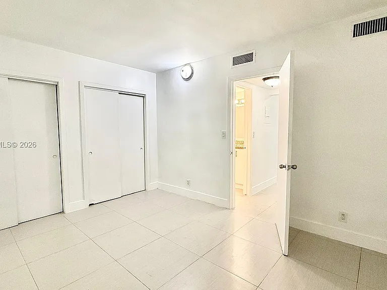 42 SW 14th St #103 — Photo 15