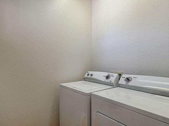 3rd image of 2366 Malaga Peak St
