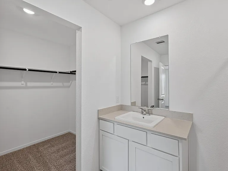 40818 Hawthorne Glades St — Photo 22