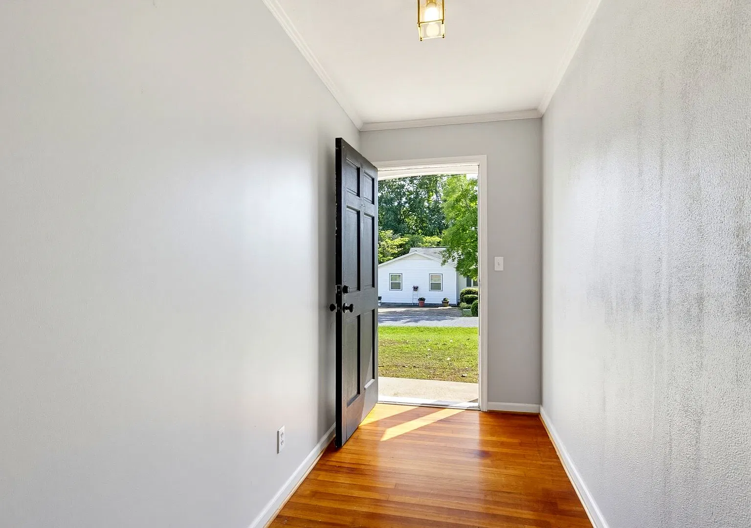 4-Bedroom/2-Bath House - Available Now! — Photo 4