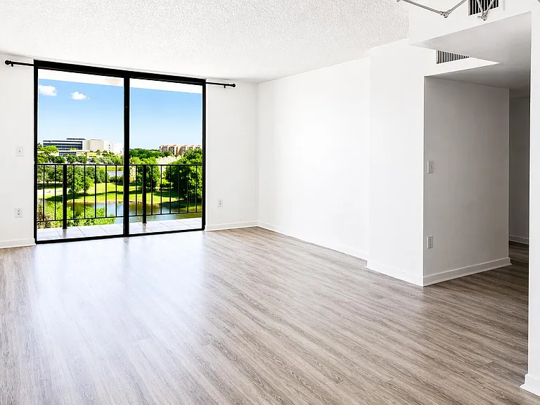 9682 Fontainebleau Blvd #603 — Photo 3