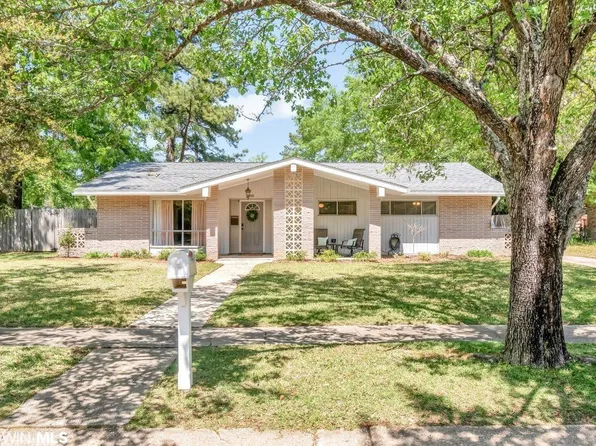 2958 S Richardson Dr, Mobile, AL 36606