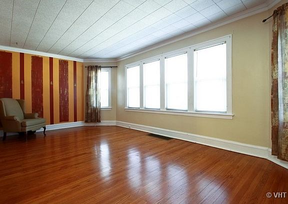 2nd image of 5919 W Newport Ave