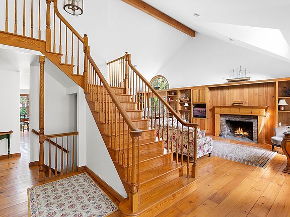 2nd image of 51 Gould St